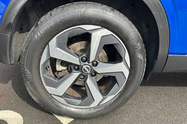 Nissan Qashqai 1.3 DiG-T MH N-Connecta 5dr