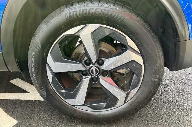 Nissan Qashqai 1.3 DiG-T MH N-Connecta 5dr