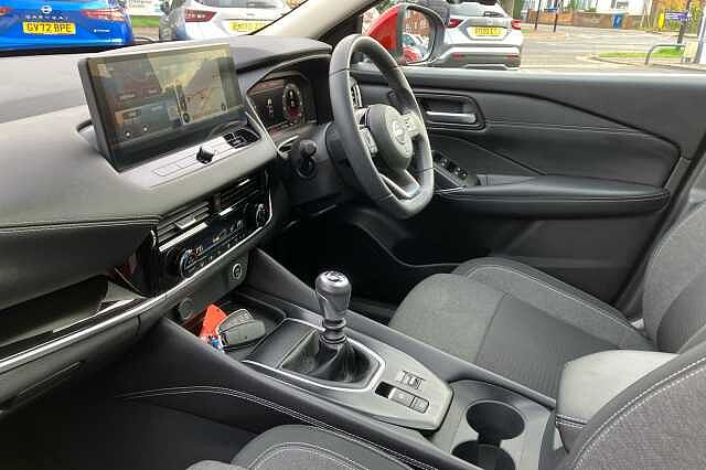 Nissan Qashqai 1.3 DiG-T MH N-Connecta 5dr