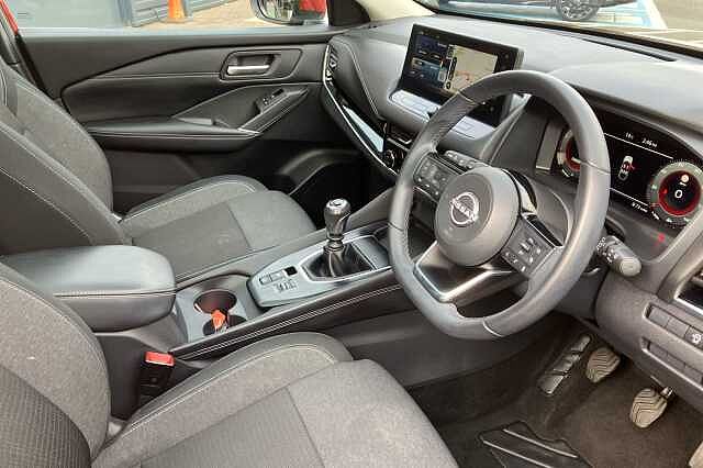 Nissan Qashqai 1.3 DiG-T MH N-Connecta 5dr