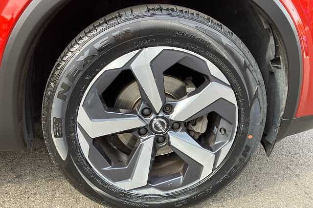 Nissan Qashqai 1.3 DiG-T MH N-Connecta 5dr