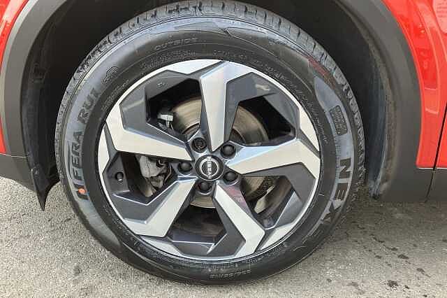 Nissan Qashqai 1.3 DiG-T MH N-Connecta 5dr