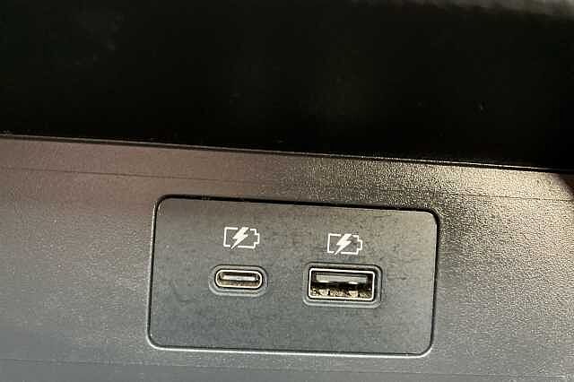 Nissan Qashqai 1.3 DiG-T MH N-Connecta 5dr