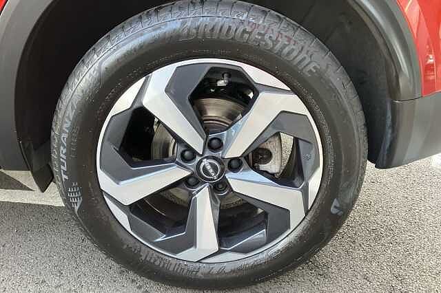 Nissan Qashqai 1.3 DiG-T MH N-Connecta 5dr