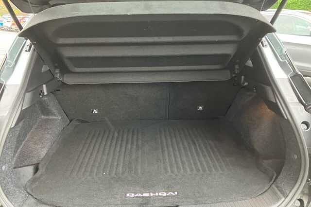 Nissan Qashqai 1.3 DiG-T MH N-Connecta 5dr