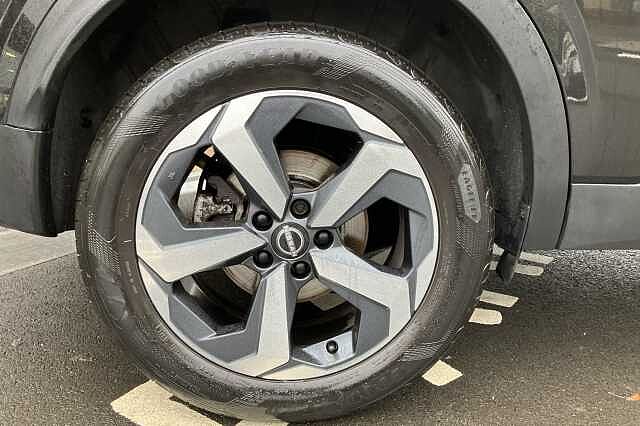 Nissan Qashqai 1.3 DiG-T MH N-Connecta 5dr