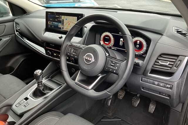 Nissan Qashqai 1.3 DiG-T MH N-Connecta 5dr