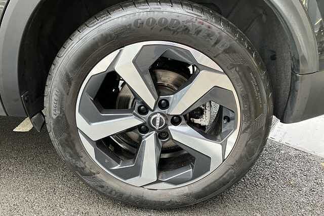 Nissan Qashqai 1.3 DiG-T MH N-Connecta 5dr