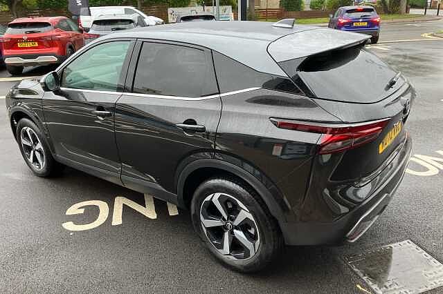 Nissan Qashqai 1.3 DiG-T MH N-Connecta 5dr