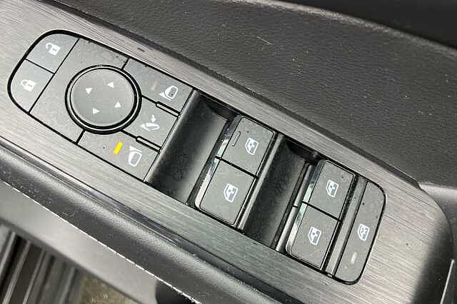 Nissan Qashqai 1.3 DiG-T MH N-Connecta 5dr