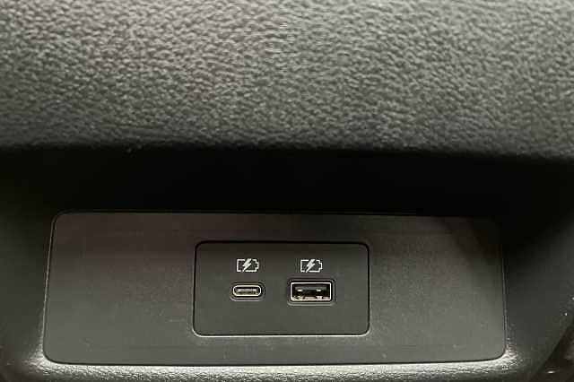 Nissan Qashqai 1.3 DiG-T MH N-Connecta 5dr