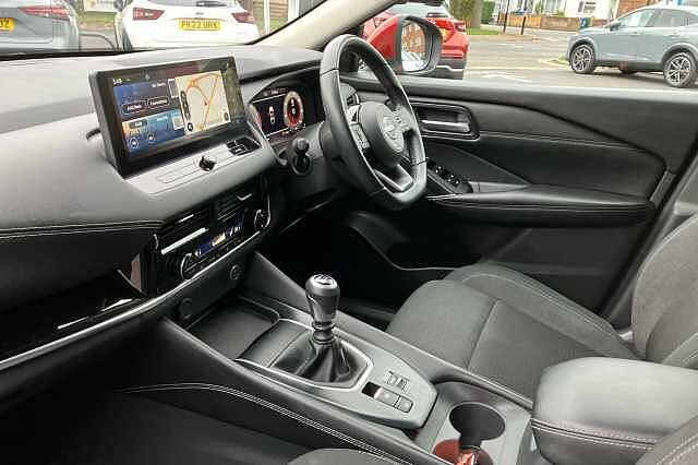 Nissan Qashqai 1.3 DiG-T MH N-Connecta 5dr