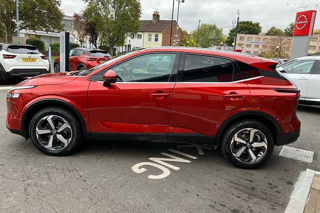 Nissan Qashqai 1.3 DiG-T MH N-Connecta 5dr