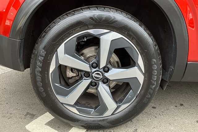 Nissan Qashqai 1.3 DiG-T MH N-Connecta 5dr