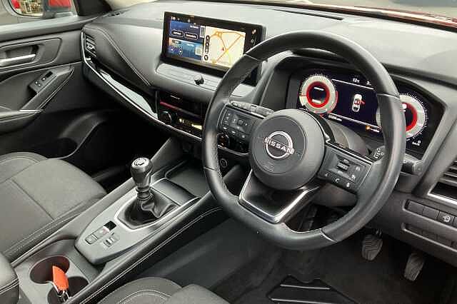 Nissan Qashqai 1.3 DiG-T MH N-Connecta 5dr