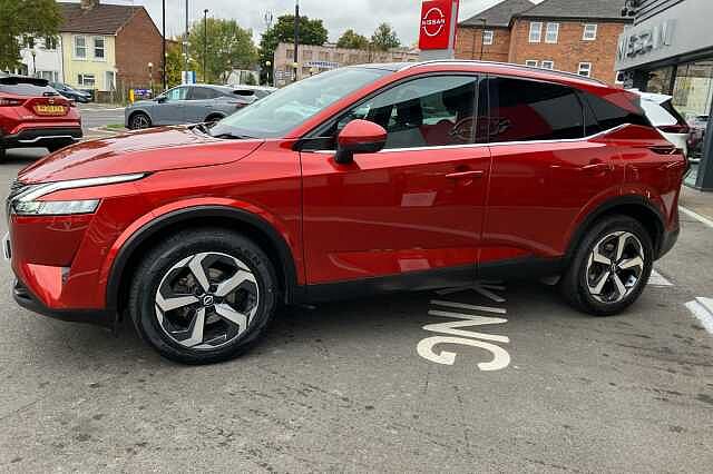 Nissan Qashqai 1.3 DiG-T MH N-Connecta 5dr