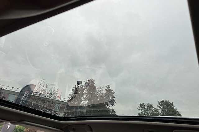 Nissan Qashqai 1.3 DiG-T MH N-Connecta 5dr