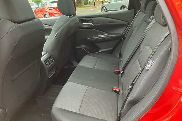 Nissan Qashqai 1.3 DiG-T MH N-Connecta 5dr