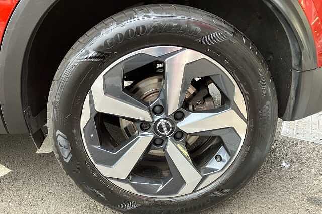 Nissan Qashqai 1.3 DiG-T MH N-Connecta 5dr