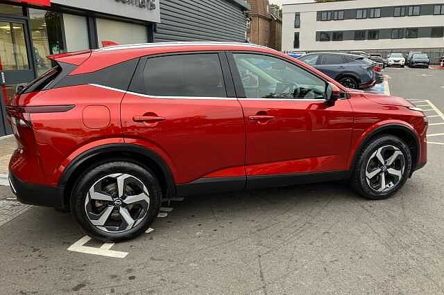 Nissan Qashqai 1.3 DiG-T MH N-Connecta 5dr