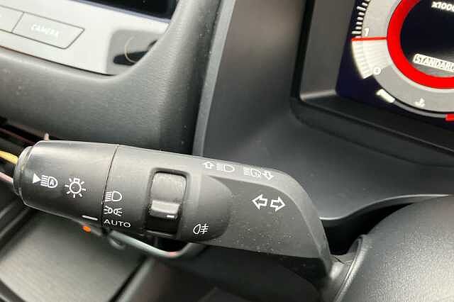 Nissan Qashqai 1.3 DiG-T MH N-Connecta 5dr