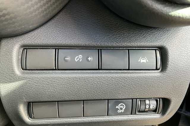 Nissan Juke 1.0 DiG-T 114 N-Connecta 5dr DCT