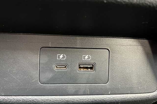 Nissan Qashqai 1.3 DiG-T MH 158 N-Connecta 5dr Xtronic