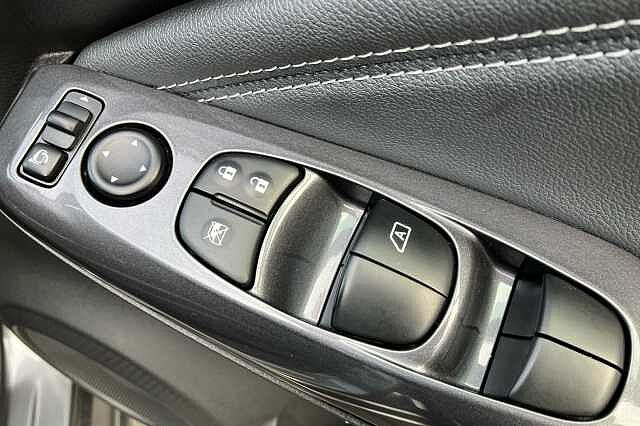 Nissan Juke 1.0 DiG-T 114 N-Connecta 5dr DCT