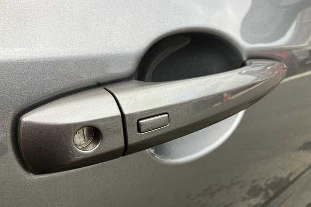 Nissan Juke 1.0 DiG-T 114 N-Connecta 5dr DCT