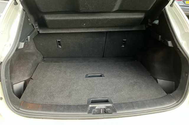 Nissan Qashqai 1.2 DiG-T N-Connecta 5dr