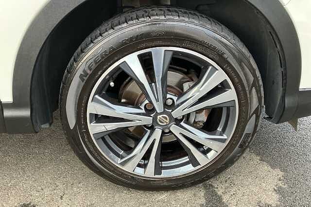 Nissan Qashqai 1.2 DiG-T N-Connecta 5dr