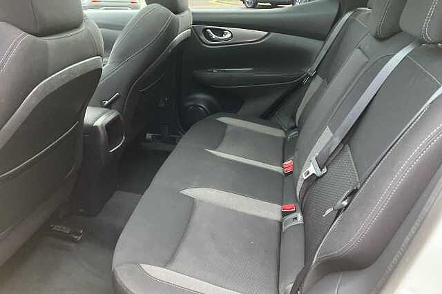 Nissan Qashqai 1.2 DiG-T N-Connecta 5dr