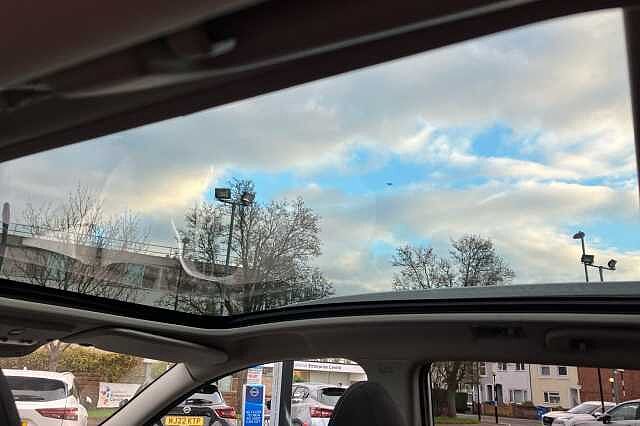 Nissan Qashqai 1.2 DiG-T N-Connecta 5dr