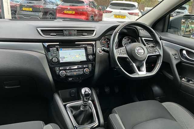 Nissan Qashqai 1.2 DiG-T N-Connecta 5dr
