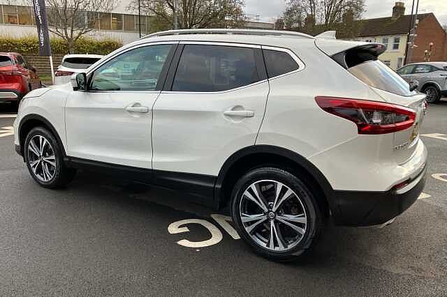 Nissan Qashqai 1.2 DiG-T N-Connecta 5dr