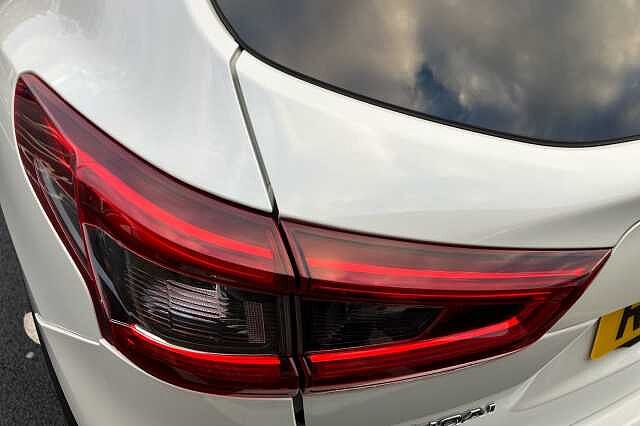 Nissan Qashqai 1.2 DiG-T N-Connecta 5dr