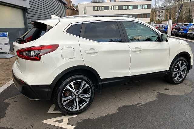 Nissan Qashqai 1.2 DiG-T N-Connecta 5dr