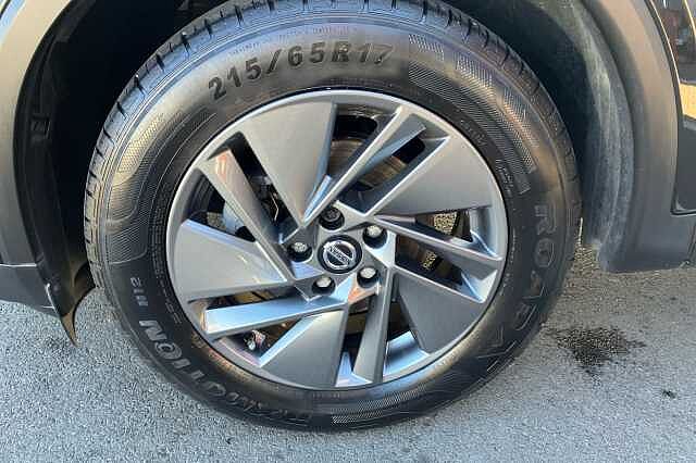 Nissan Qashqai 1.3 DiG-T MH Acenta Premium 5dr