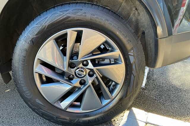 Nissan Qashqai 1.3 DiG-T MH Acenta Premium 5dr