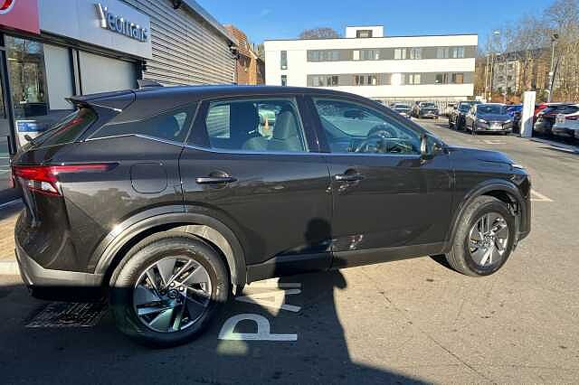 Nissan Qashqai 1.3 DiG-T MH Acenta Premium 5dr