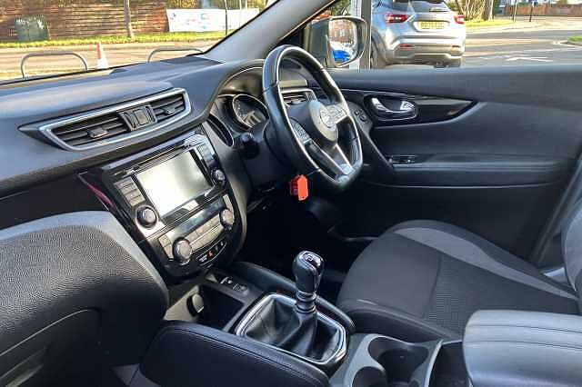 Nissan Qashqai 1.3 DiG-T 160 Acenta Premium 5dr