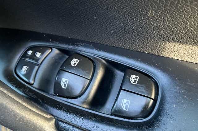 Nissan Qashqai 1.3 DiG-T 160 Acenta Premium 5dr