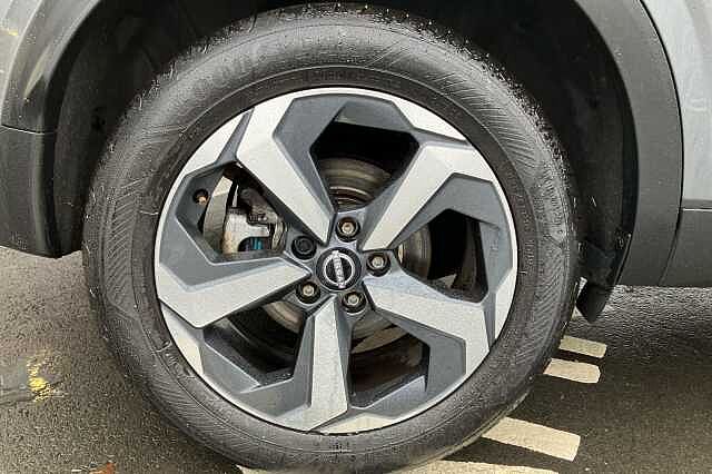Nissan Qashqai 1.3 DiG-T MH N-Connecta 5dr