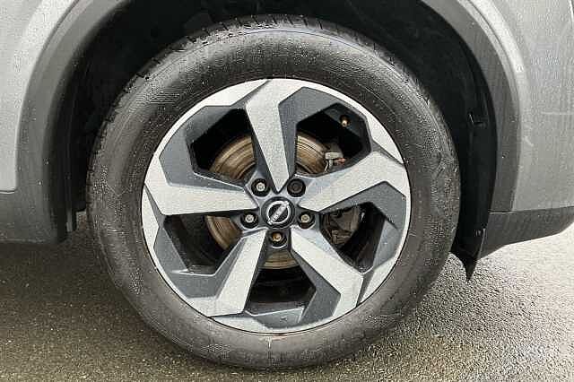 Nissan Qashqai 1.3 DiG-T MH N-Connecta 5dr