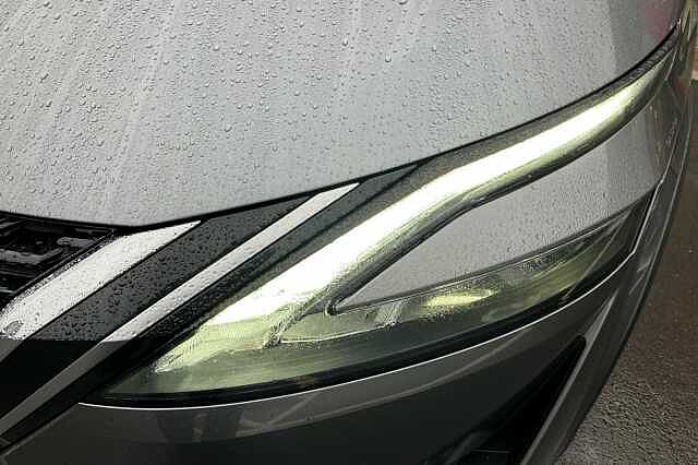 Nissan Qashqai 1.3 DiG-T MH N-Connecta 5dr