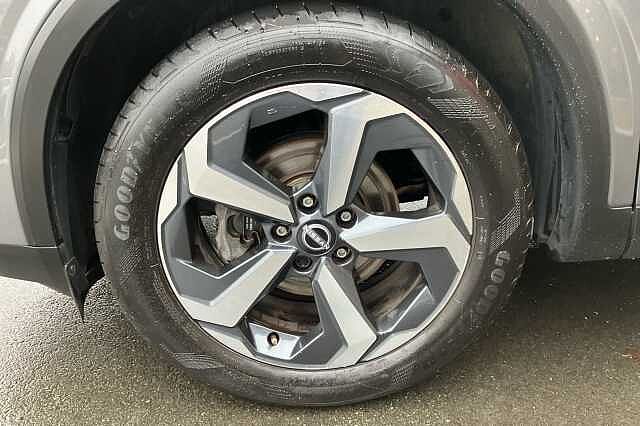 Nissan Qashqai 1.3 DiG-T MH N-Connecta 5dr