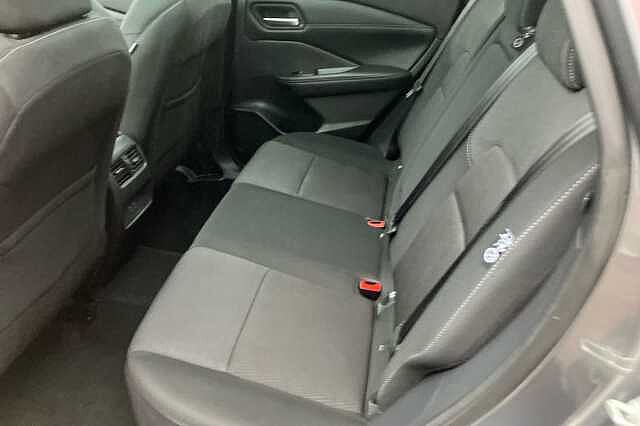 Nissan Qashqai 1.3 DiG-T MH N-Connecta 5dr