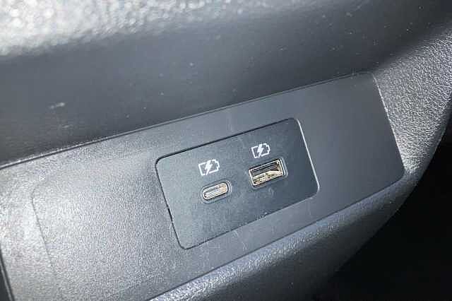 Nissan Qashqai 1.3 DiG-T MH N-Connecta 5dr