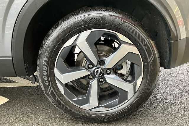 Nissan Qashqai 1.3 DiG-T MH N-Connecta 5dr