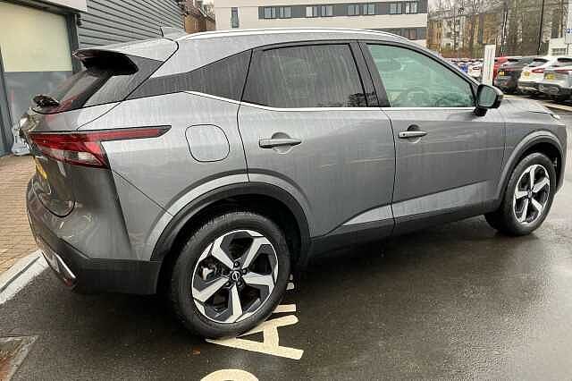 Nissan Qashqai 1.3 DiG-T MH N-Connecta 5dr